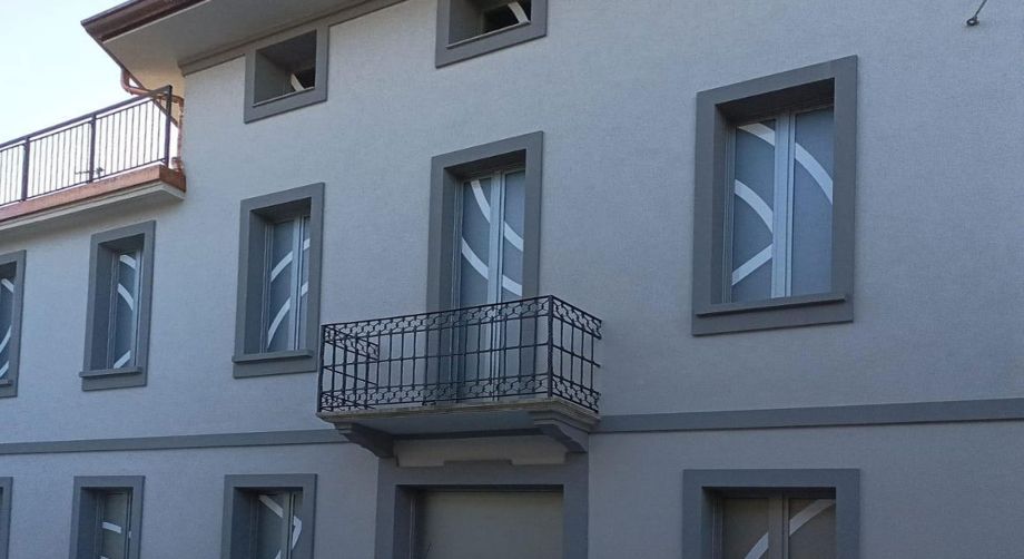 INSEGNE LUMINOSE Verticali, Orizzontali, Prespaziate